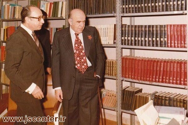شجاع‌الدین شفا و امیرعباس هویدا