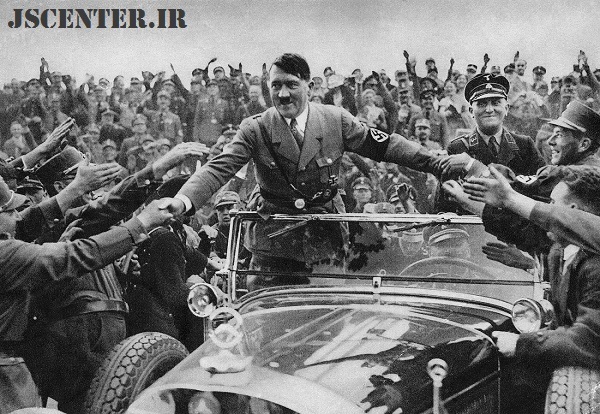 آدولف هیتلر در میان هوادارانش