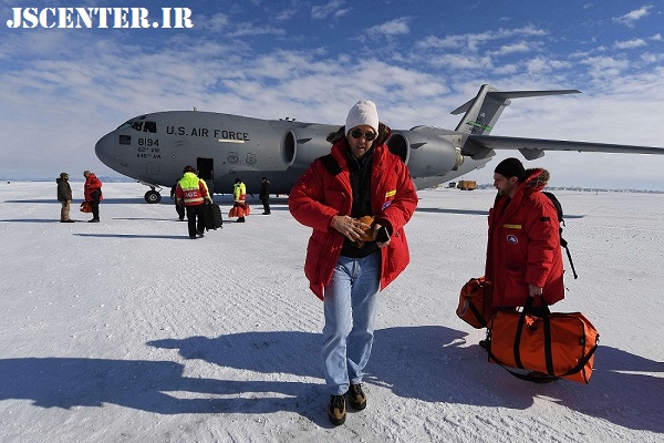 جان کری در جنوبگان قطب جنوب