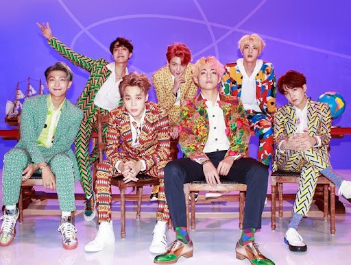 موزیک ویدیوی آیدول Idol از بی تی اس 02